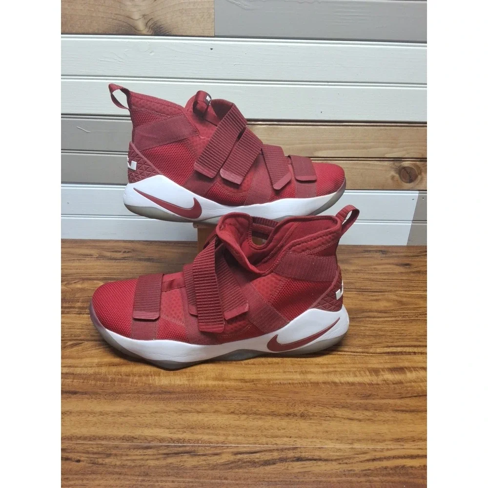 Nike Lebron Soldier XI 11 University‎ Red Men's Size 16.5 US 943155-603